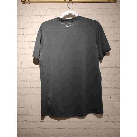Nike gray lightweight activewear Tshirt medium - Picture 2 of 2